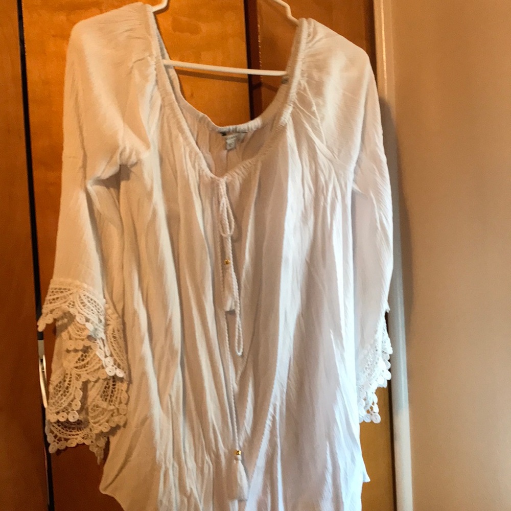 Guess off shoulder lace detail top